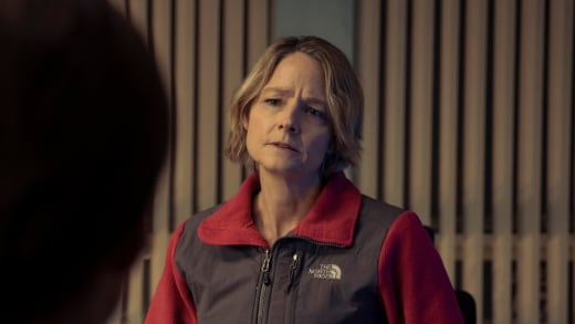 jodie foster portrays liz danvers true detective s4e5